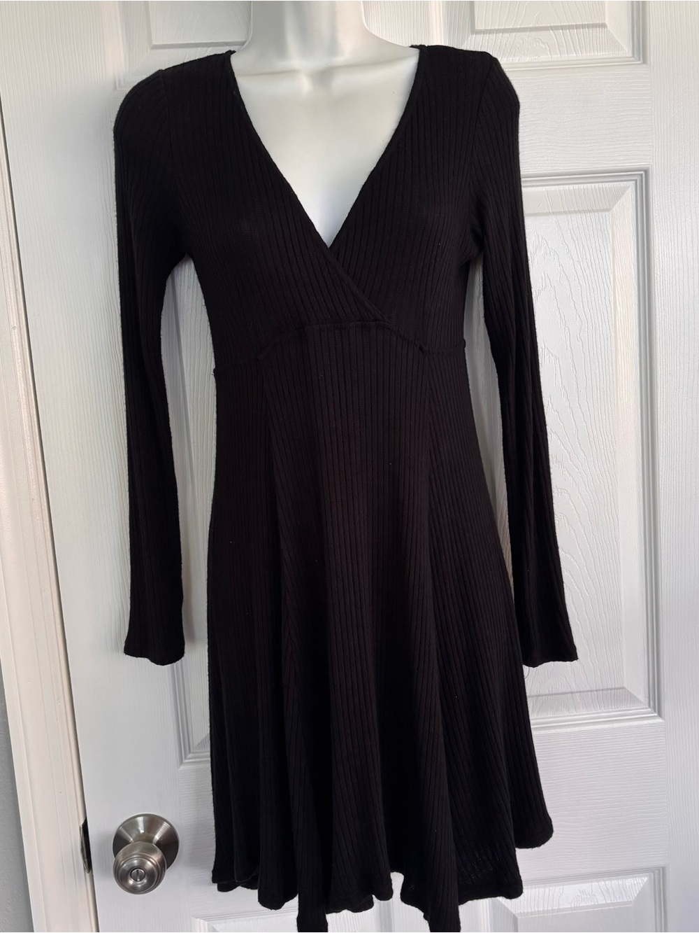 American Eagle Outfitters Black Ribbed V-Neck Long Sleeve Midi Dress